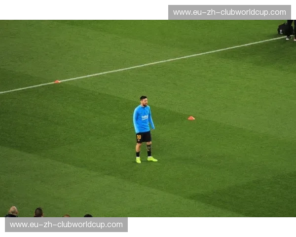 诺坎普的月光与基辅的凛冬：巴萨vs基辅，一场跨越时空的豪门博弈